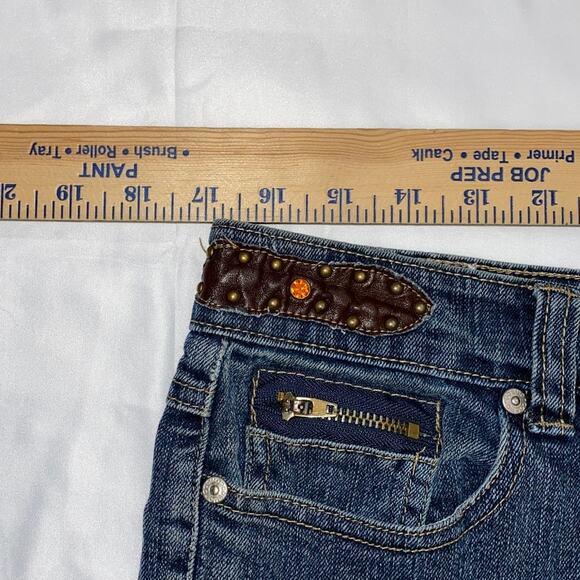 Cosmopolitan Jeanswea 24 waist Cropped Denim Jeans Embroidered Rhinestone Strap - Picture 4 of 12